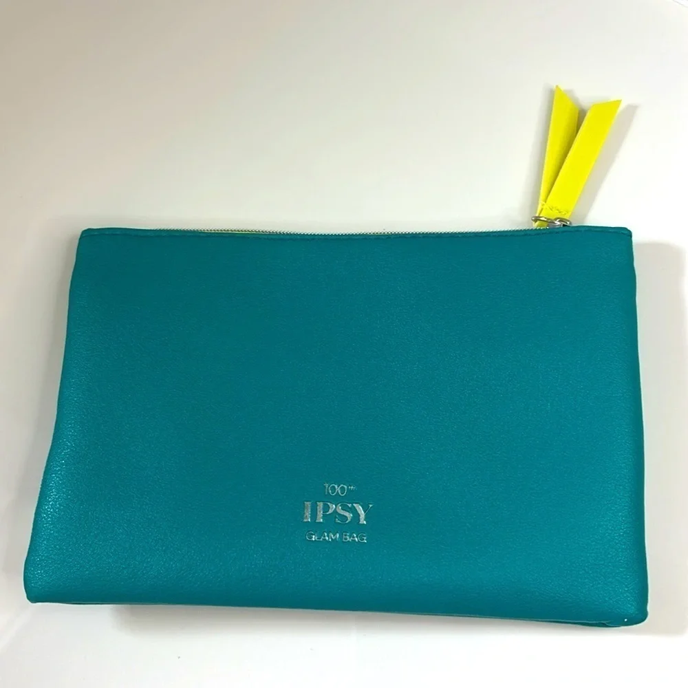 Ipsy Glam Bag Teal with Silver Studs Top Zip Makeup March 2020 Bag EUC